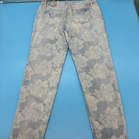 Vintage Reunion Floral Lace Print Distressed Rewash Jeans Size 9/10 - Picture 3 of 9